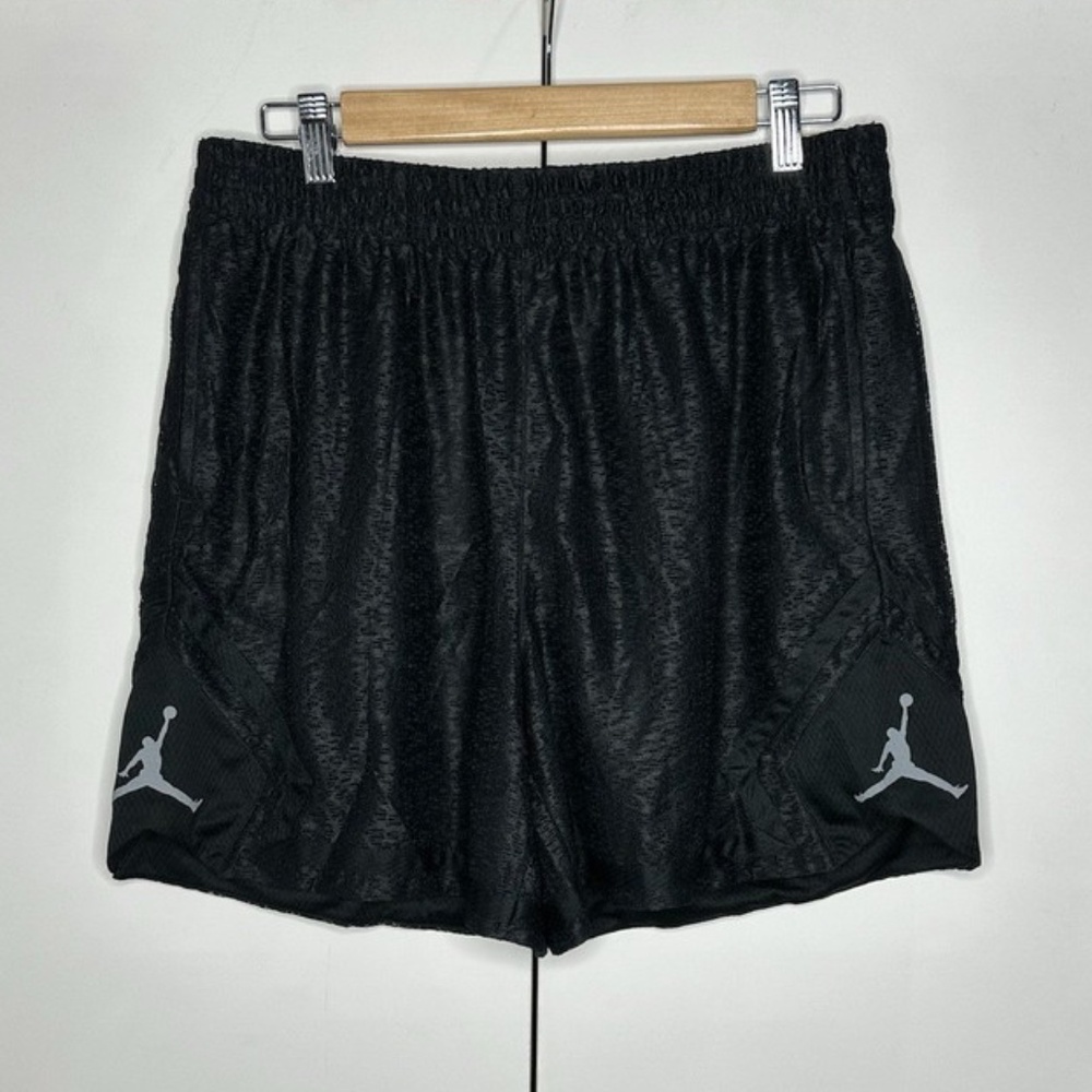 Jordan Essentials Diamond Shorts Black Womens Sz Medium Loose Fit DZ3220-010 NEW
